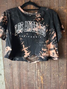 Los Angeles Tie-Dyed Distressed Crop Top - Black & Peach